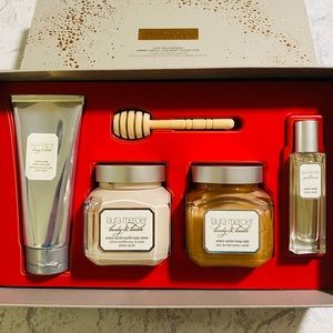 Laura Mercier. Ambre Vanilla Body Collection